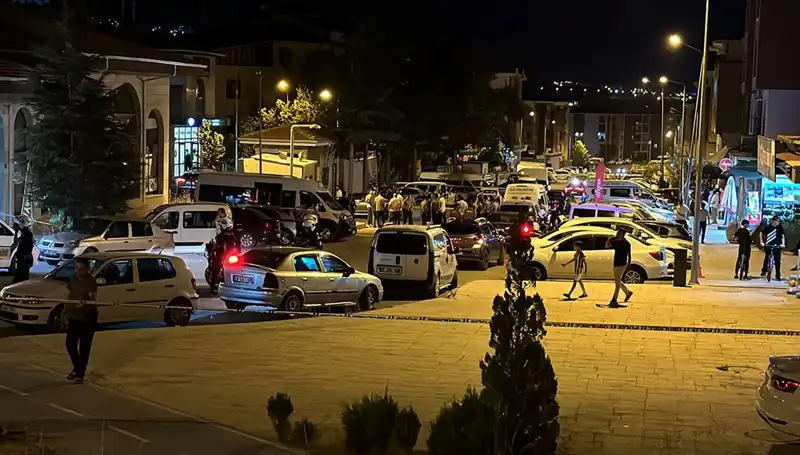 Aile İhtilafı Sırasında Kanlı Kavga: 1'i Ağır 3 Yaralı
