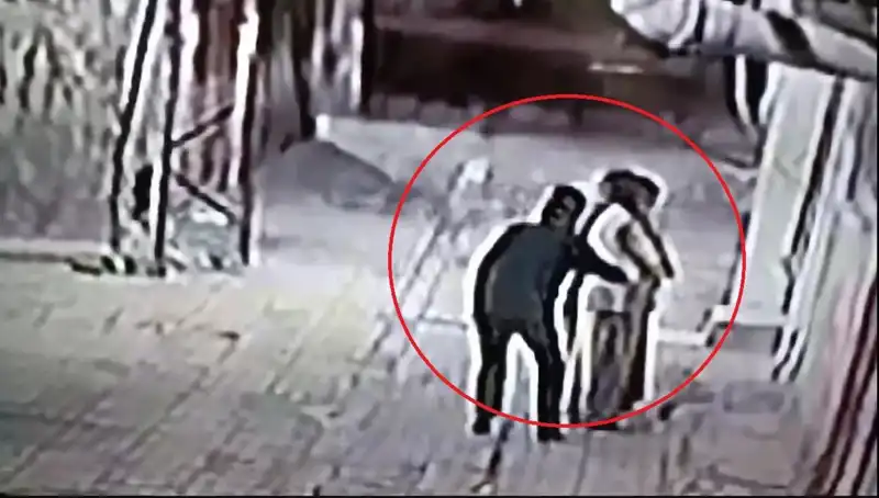Kapkaççılara Suçüstü: Polisler Simitçi ve Pazarcı Kılığına Girdi!