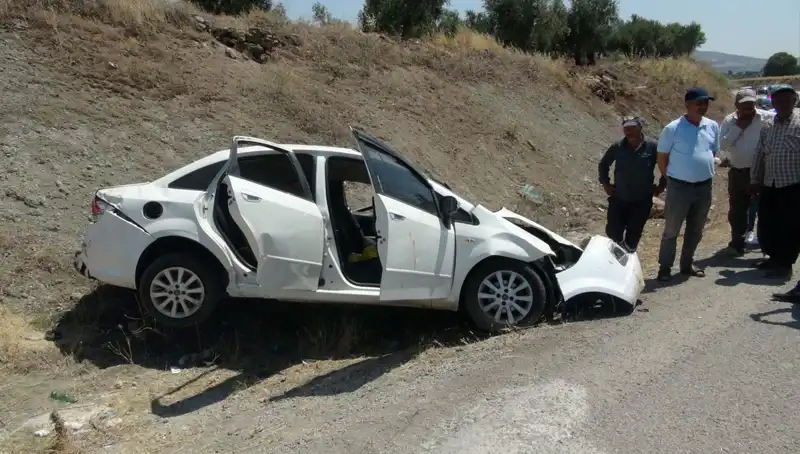 Kilis’te Trafik Kazası: İki Otomobil Çarpıştı, Yaralılar Var