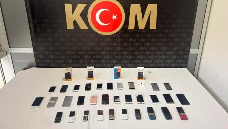 Gümrük Kaçağı Cep Telefonları: 37 Cihazın Ele Geçirildiği Operasyon
