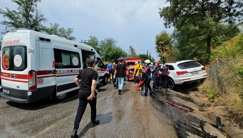 Sakarya’da Kamyonet ve Cip Çarpıştı: 4 Çocukla 5 Yaralı