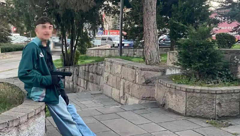 Yol verme kavgası dehşetle sonuçlandı: Üç kardeş ve babaları tutuklandı