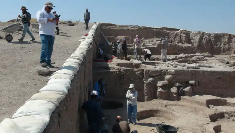 Sıcak Havalara Rağmen Kilis'teki Oylum Höyük Kazıları Devam Ediyor