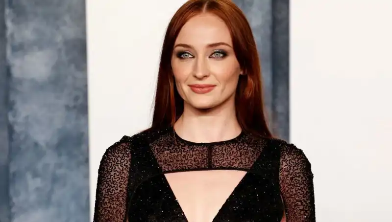 Sophie Turner’ı Çılgına Çeviren O Yorum: Yanıtı Şaşırttı!