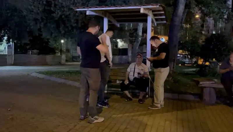 Kısmi Görme Kaybı Olan Adamın Telefonunu Çaldılar: Şok Edici Olay